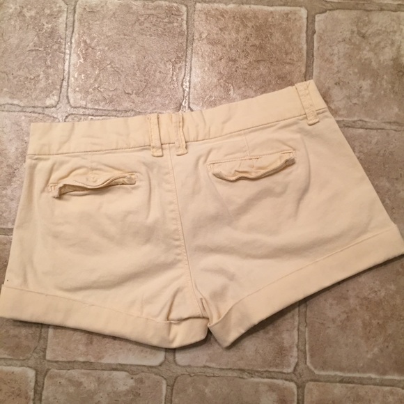 Abercrombie & Fitch | pleated shorts - Picture 2 of 3